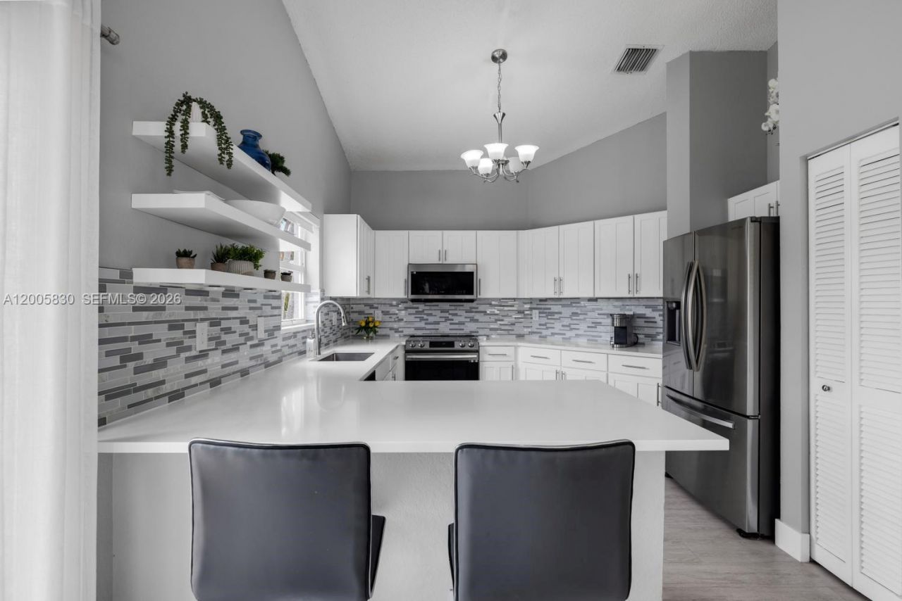 5861 S Sable Cir, Margate, FL 33063 Photo