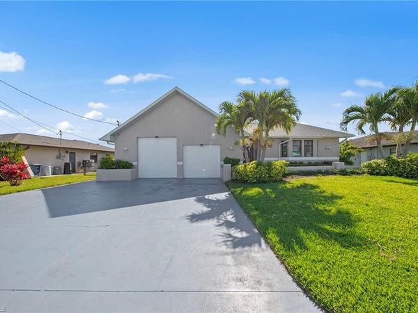 7195 Reymoor DR, NORTH FORT MYERS, FL 33917