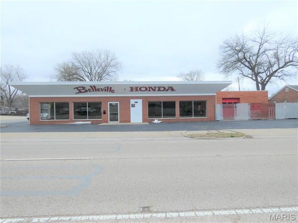 2100 N Belt , Belleville, IL 62226