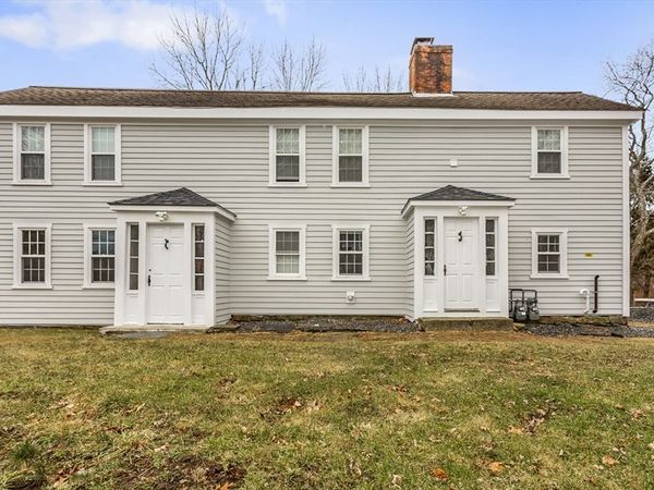 101 Old Westport Rd, Dartmouth, MA 02747
