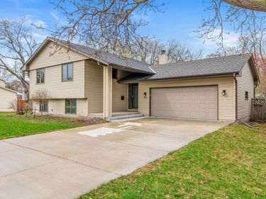 4359 Chowen Avenue N, Robbinsdale, MN 55422