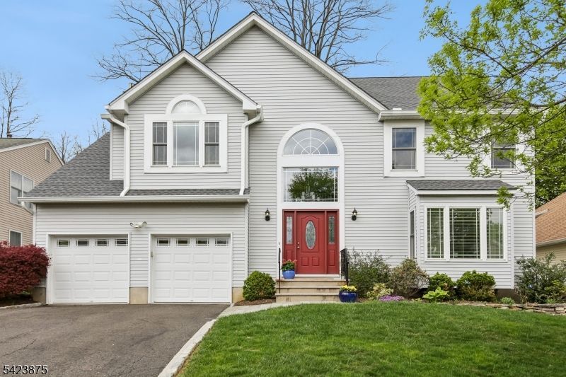 7 Blazure Dr, Bernardsville, NJ 07924 Main Photo