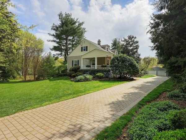 1018 Leland Ave, Scotch Plains, NJ 07076