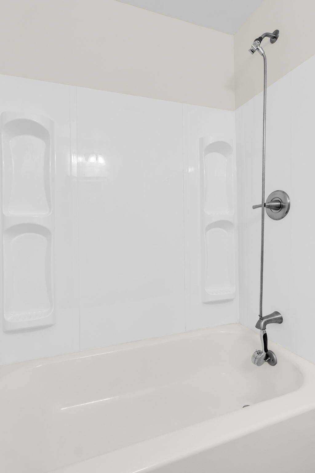 802 Royle Road Photo 20