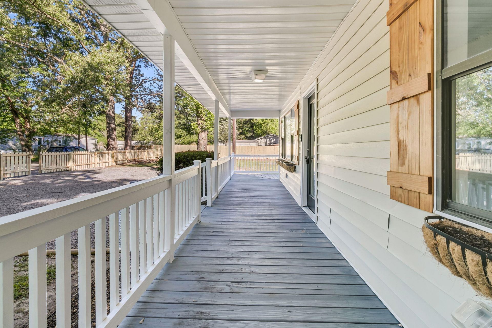 802 Royle Road Photo 21