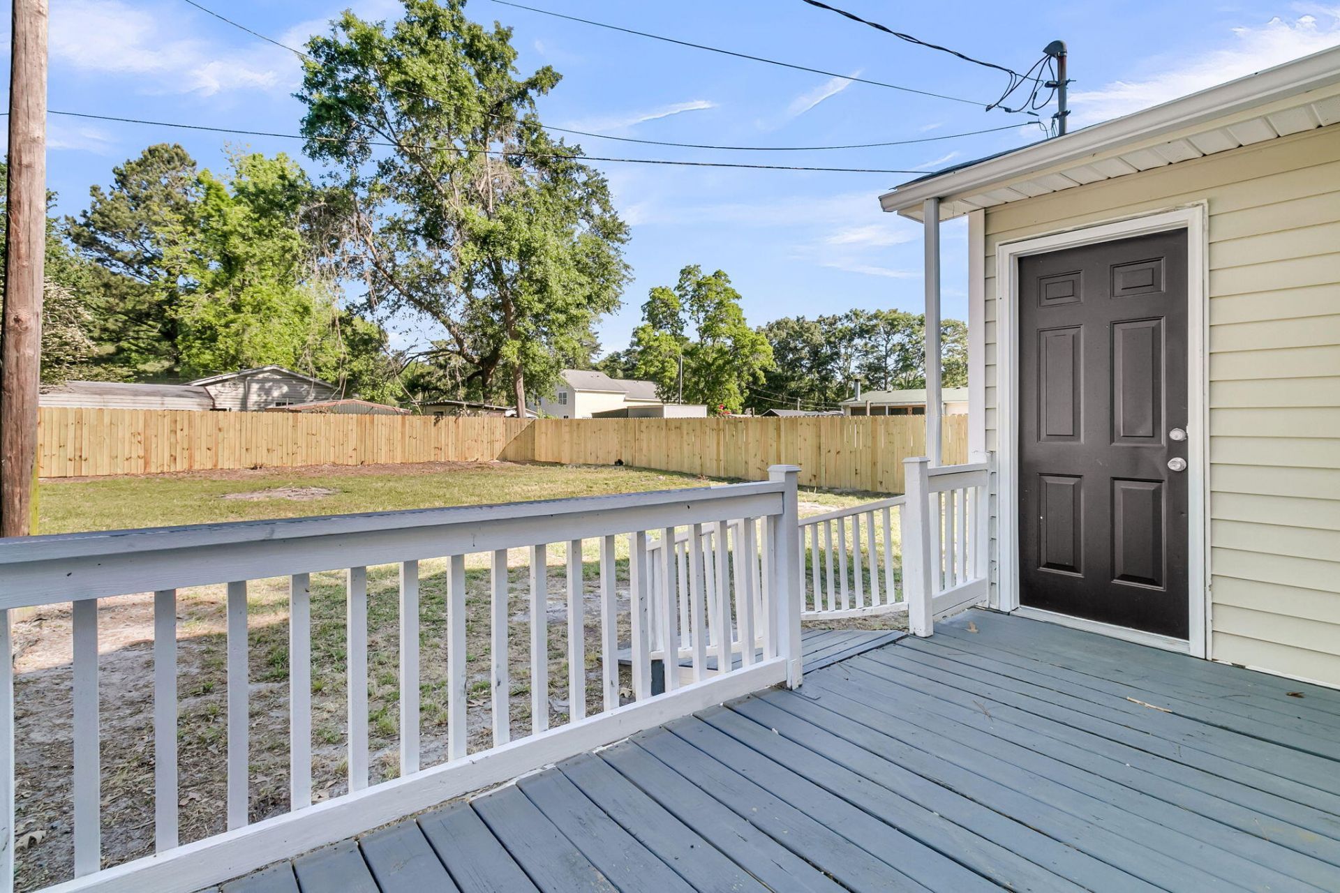 802 Royle Road Photo 22