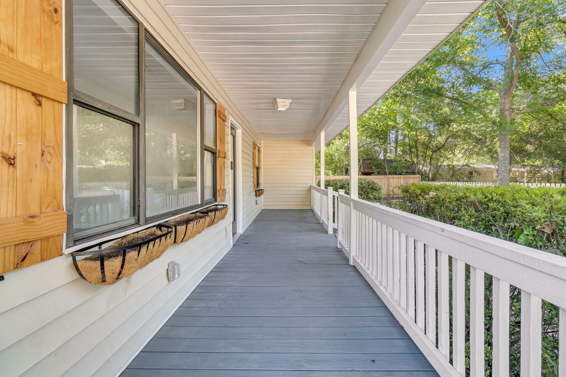 802 Royle Road Photo 23