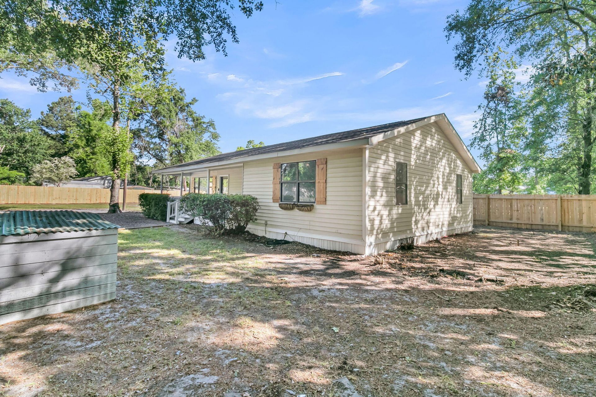 802 Royle Road Photo 26