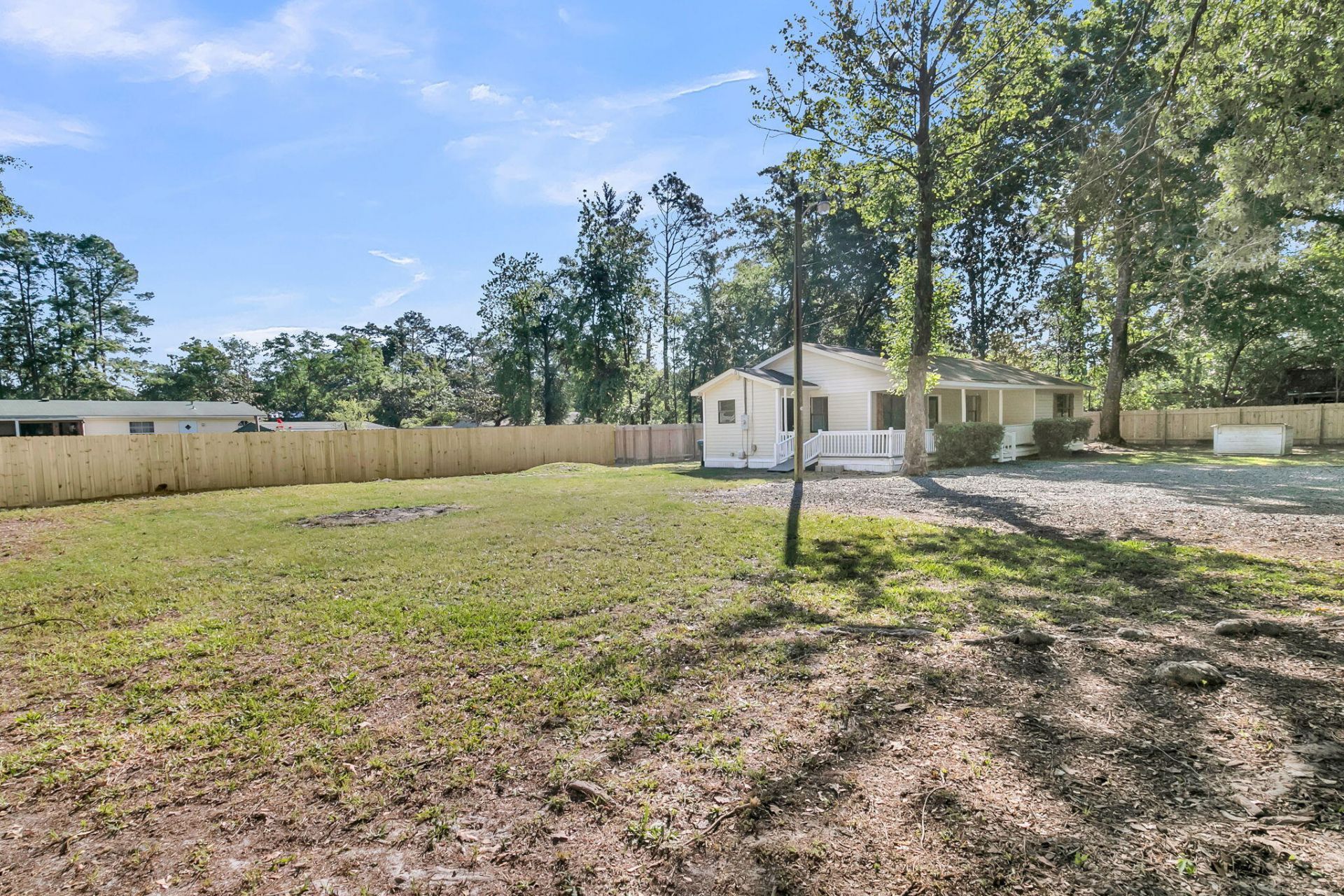 802 Royle Road Photo 29