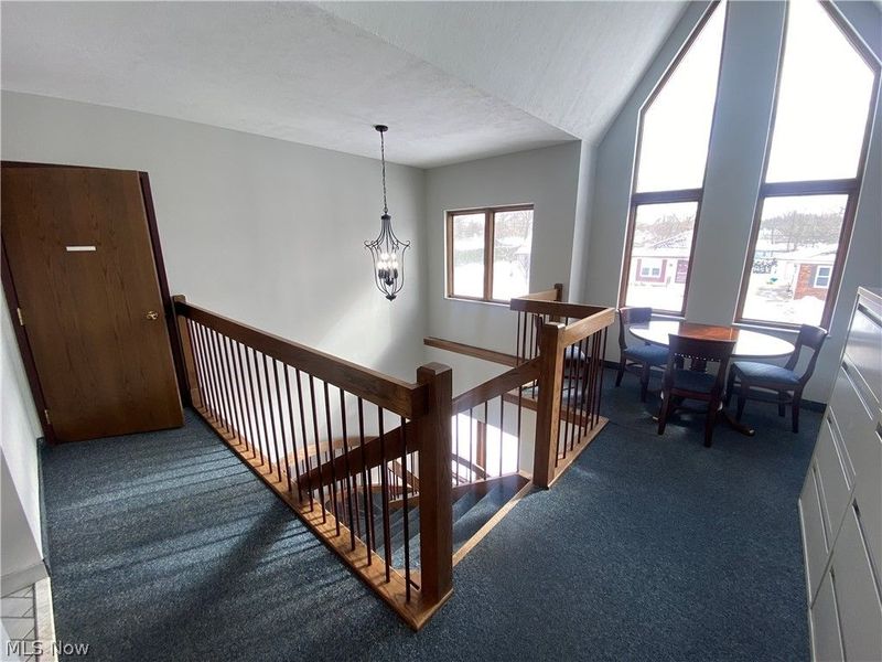 320 Orchardview Road, Seven Hills, OH 44131 Photo 3