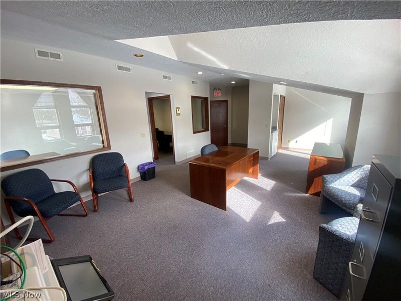 320 Orchardview Road, Seven Hills, OH 44131 Photo 4