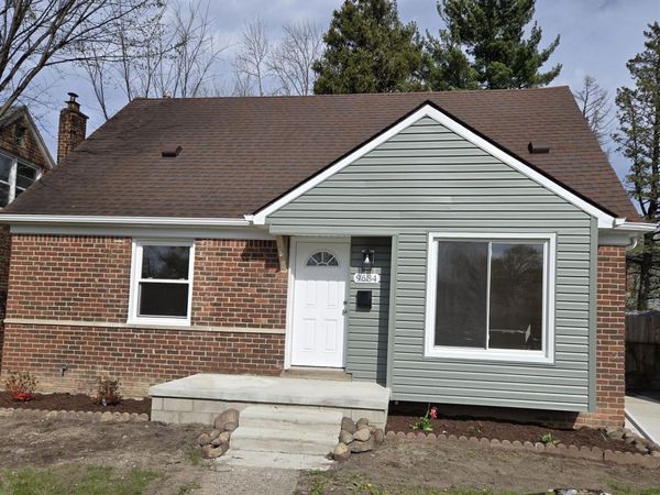 9634 Inkster Road, Redford, MI 48239