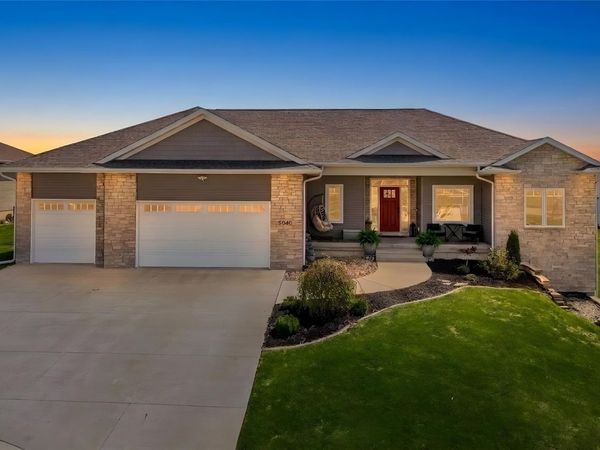 2040 Stone Creek Cir , North Liberty, IA 52317