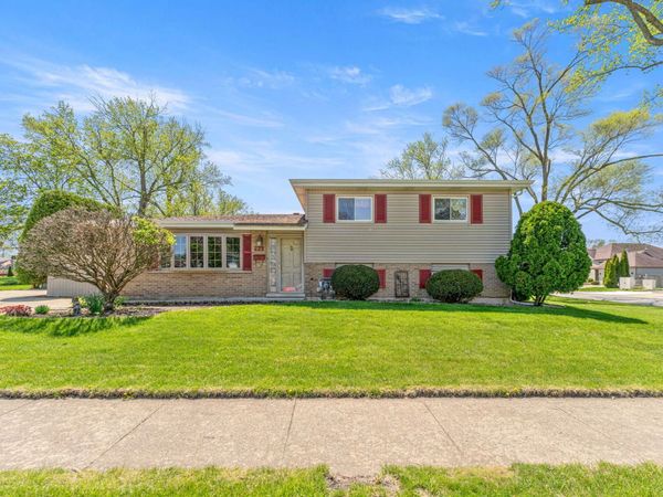 229 Illinois Street , Park Forest, IL 60466