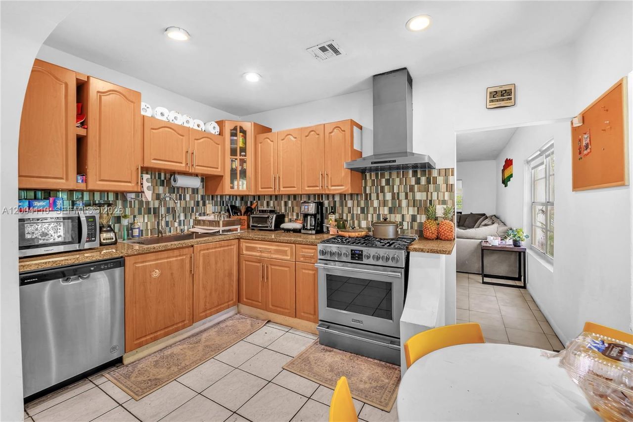 219 SW 6th Ave, Miami, FL 33130 Photo