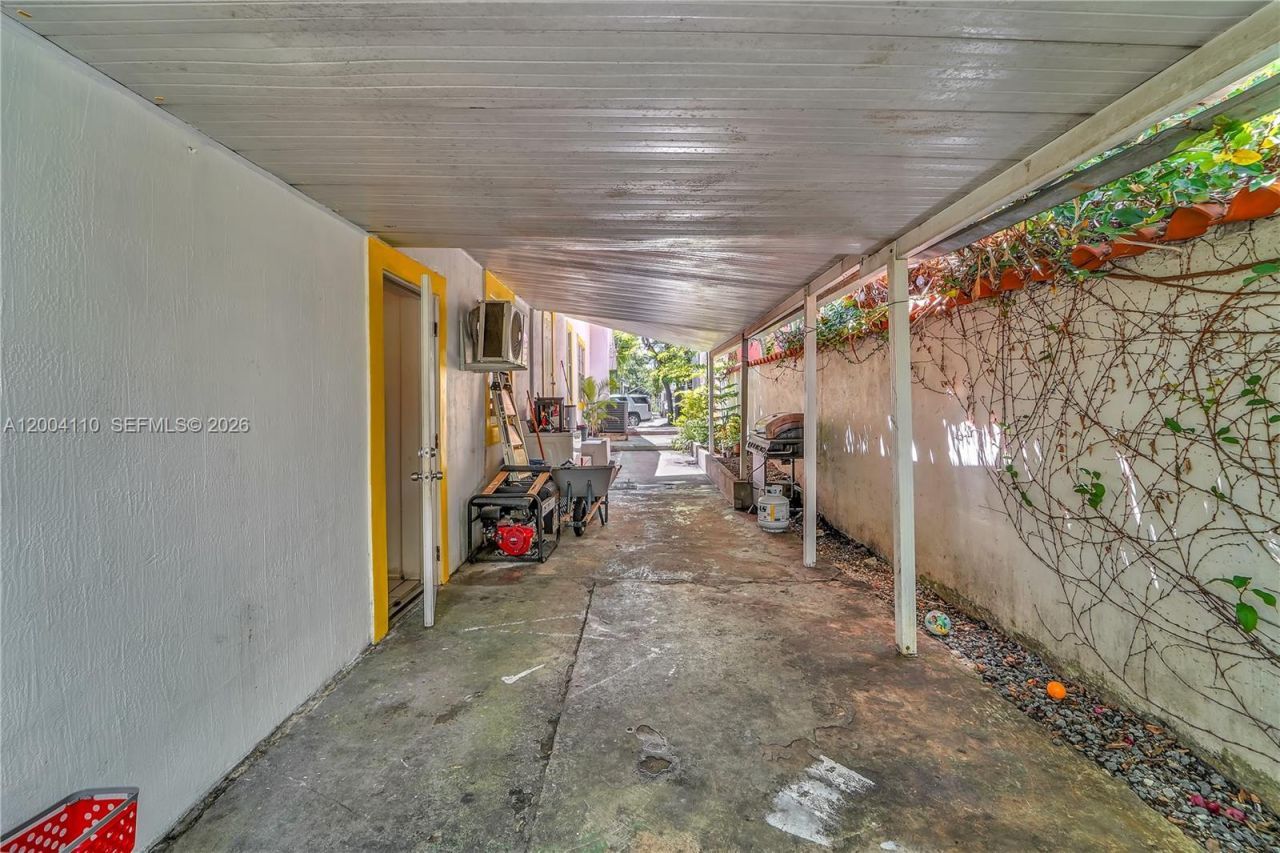219 SW 6th Ave, Miami, FL 33130 Photo