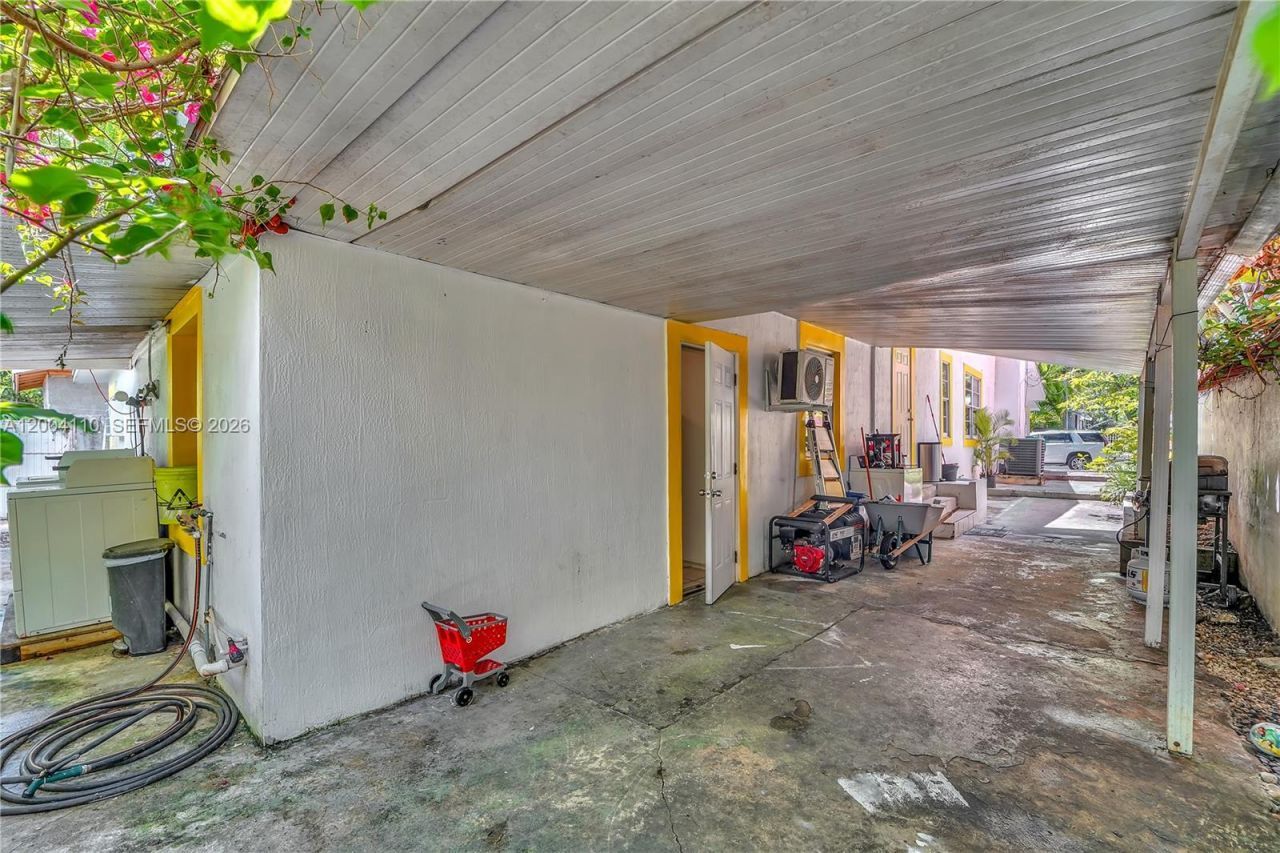 219 SW 6th Ave, Miami, FL 33130 Photo