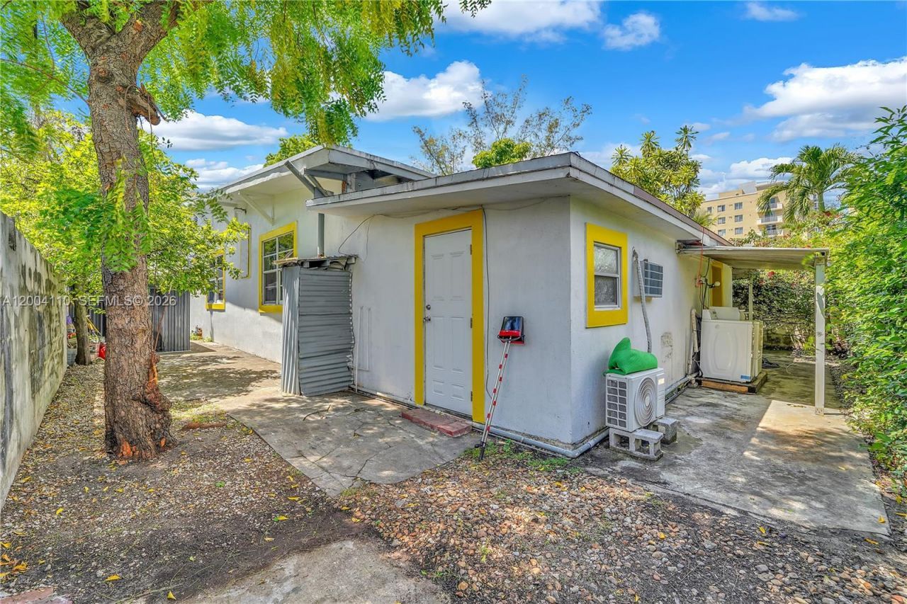 219 SW 6th Ave, Miami, FL 33130 Photo