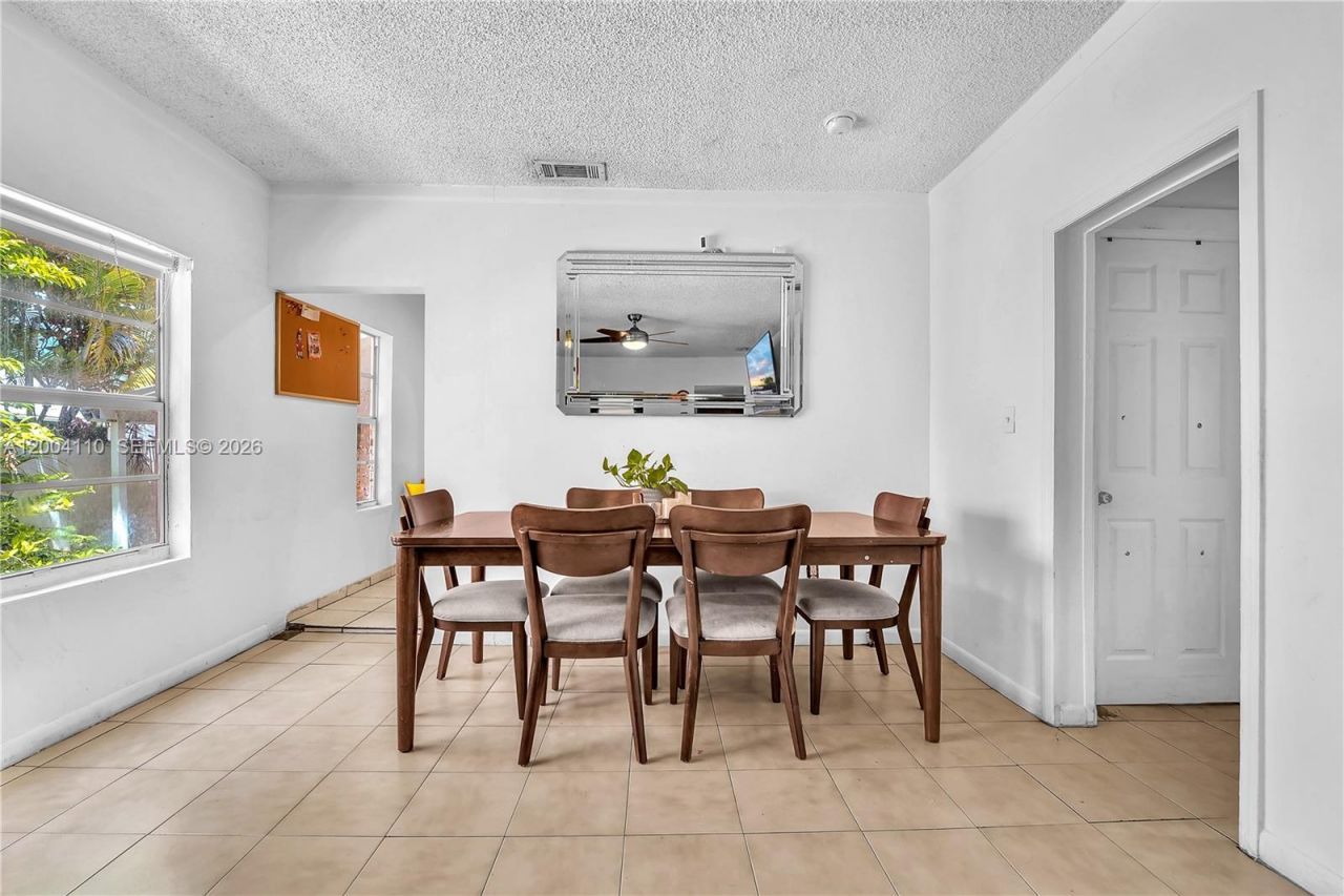 219 SW 6th Ave, Miami, FL 33130 Photo
