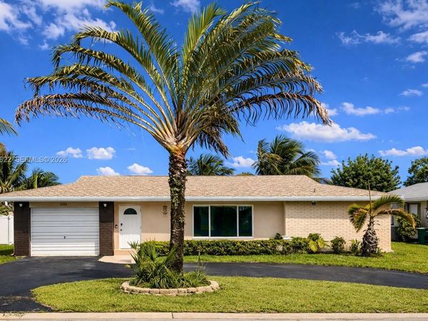 8102 NW 96th Ter , Tamarac, FL 33321