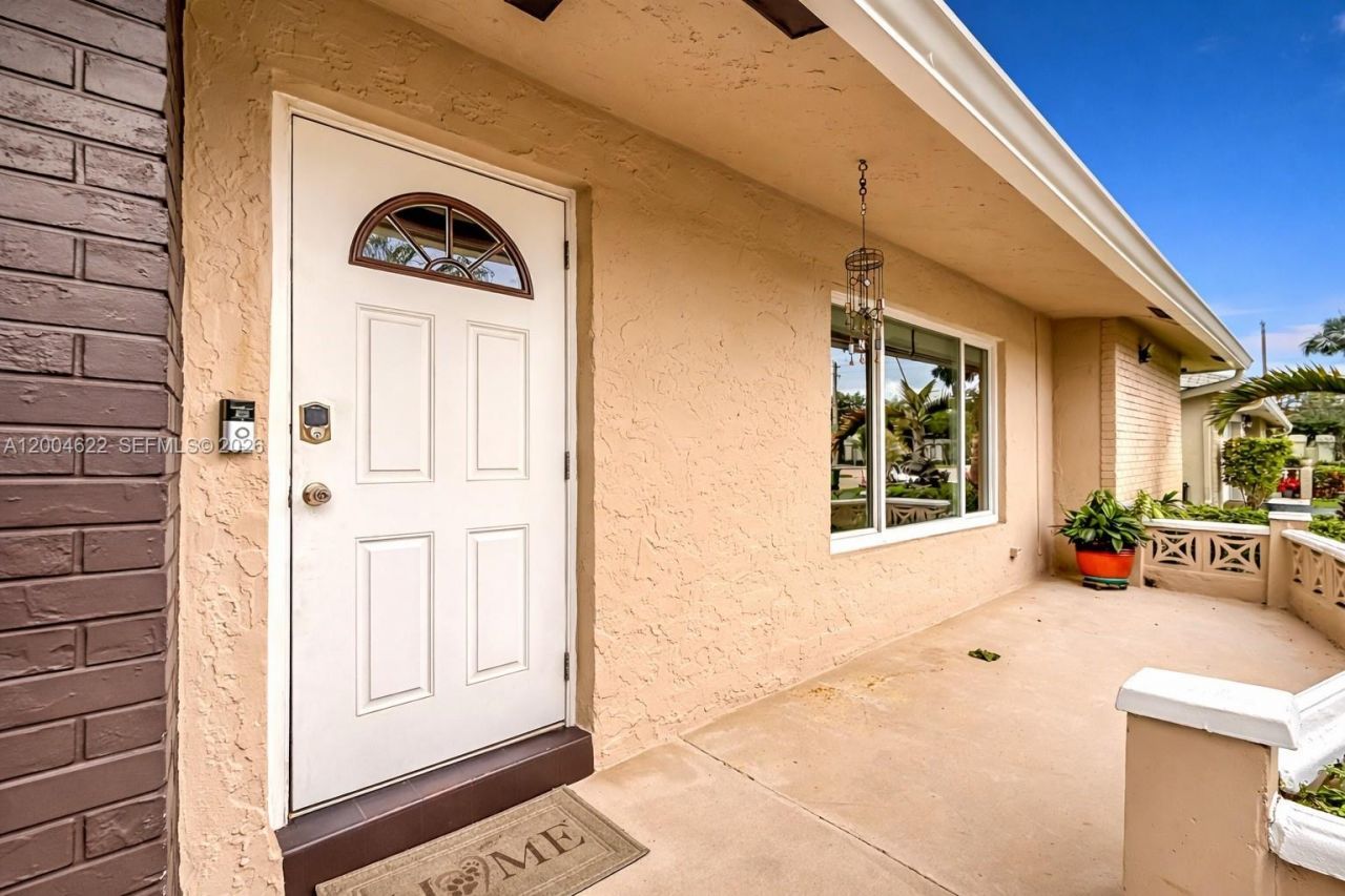 8102 NW 96th Ter, Tamarac, FL 33321 Photo