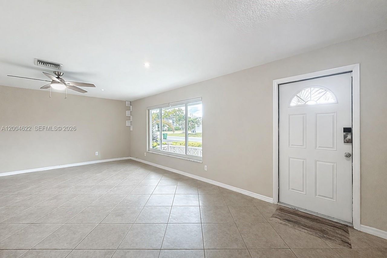 8102 NW 96th Ter, Tamarac, FL 33321 Photo