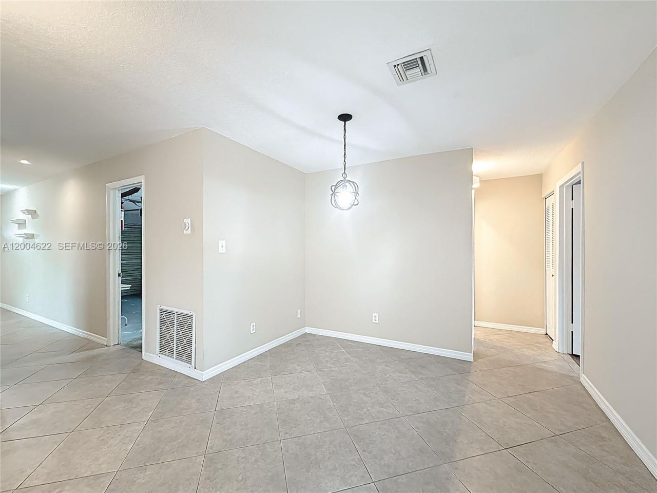 8102 NW 96th Ter, Tamarac, FL 33321 Photo