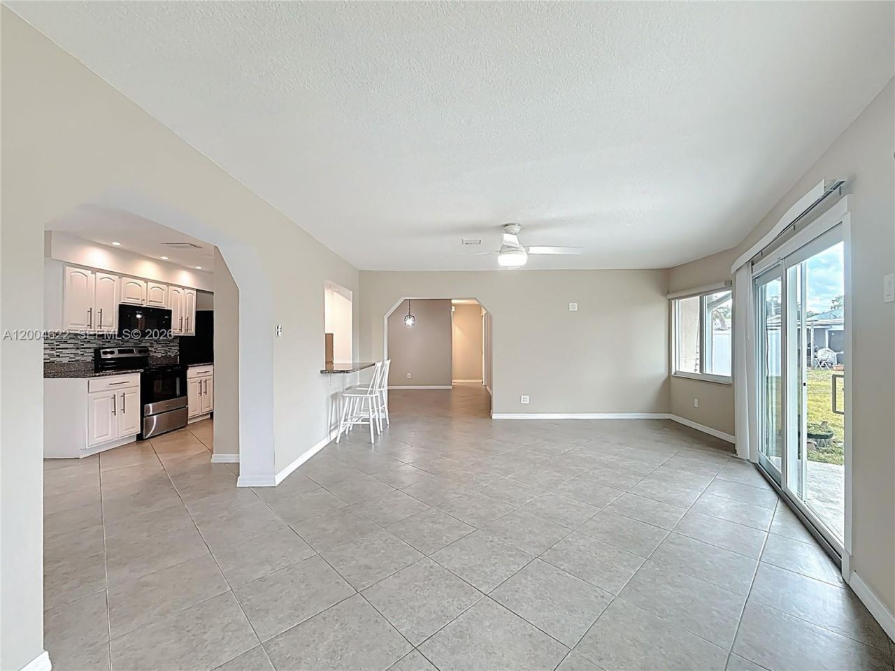 8102 NW 96th Ter, Tamarac, FL 33321 Photo