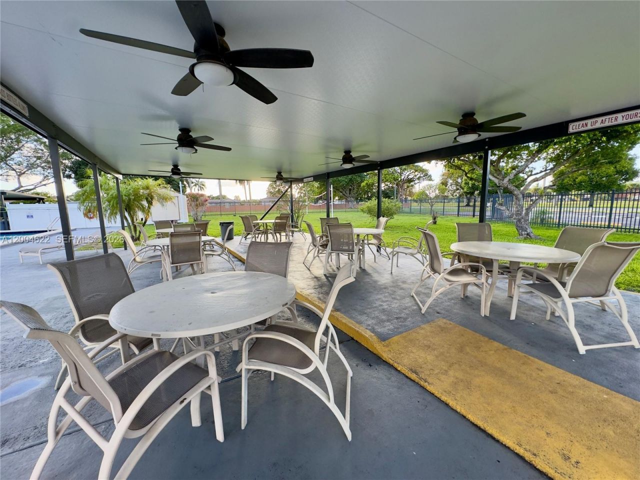 8102 NW 96th Ter, Tamarac, FL 33321 Photo