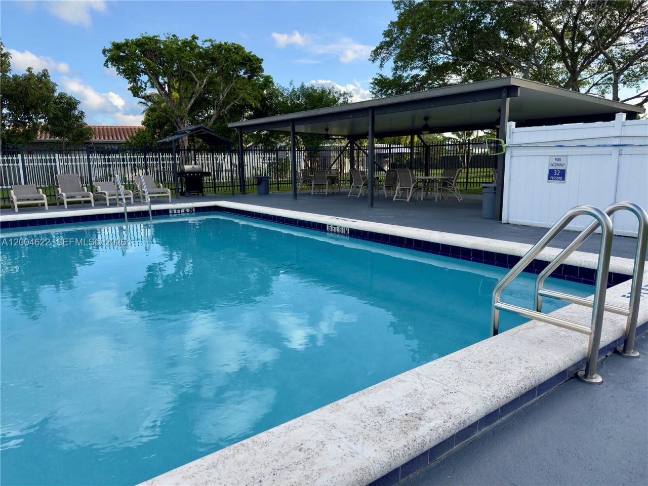 8102 NW 96th Ter, Tamarac, FL 33321 Photo