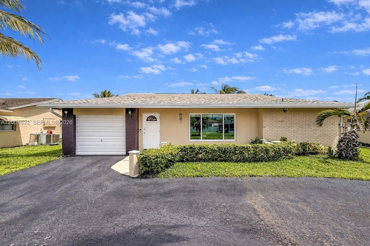 8102 NW 96th Ter, Tamarac, FL 33321 Photo