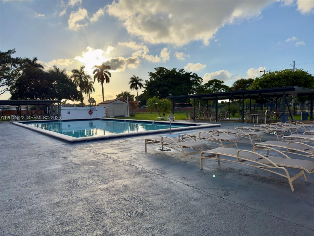 8102 NW 96th Ter, Tamarac, FL 33321 Photo