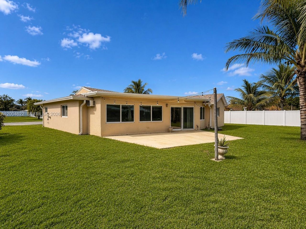 8102 NW 96th Ter, Tamarac, FL 33321 Photo
