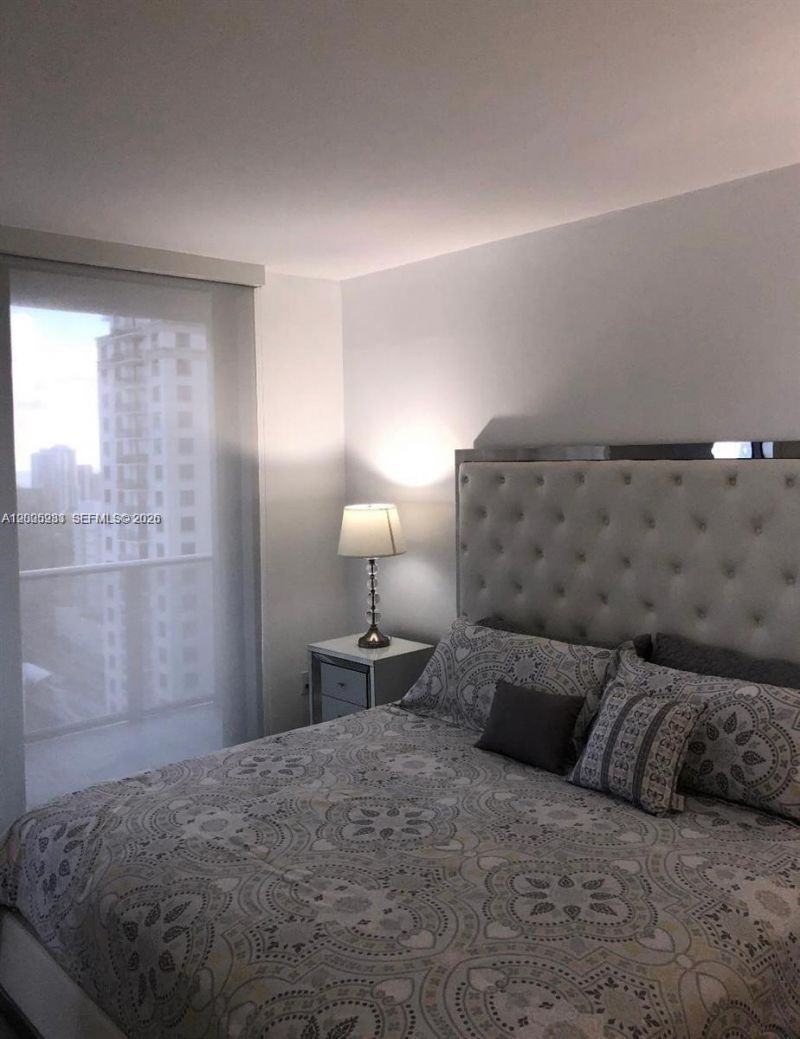 55 SW 9th St , Unit 2604, Miami, FL 33130 Photo