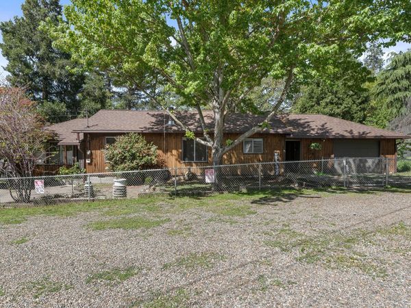 1103 Fourth Avenue, Gold Hill, OR 97525