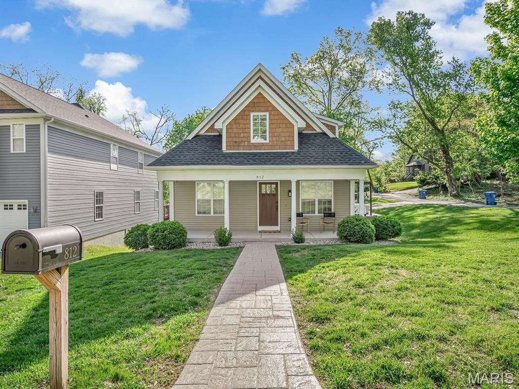 812 Meade Avenue, Edwardsville, IL 62025 Main Photo