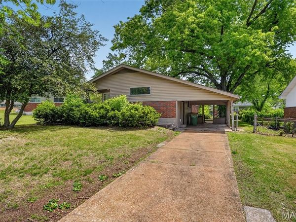 9946 Lanier Drive , St Louis, MO 63136