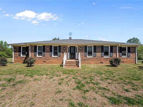 1753 Altamahaw Union Ridge Road , Burlington, NC 27217
