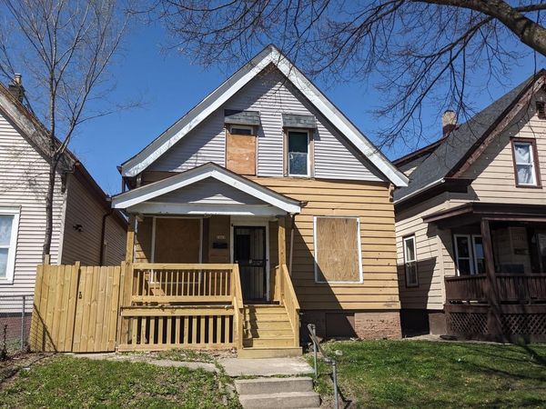 2469 N 37th STREET, Milwaukee, WI 53210