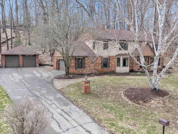 382 ELLORTINA CIRCLE, Green Bay, WI 54302