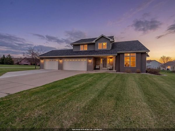 2061 W HIGGINS, De Pere, WI 54115