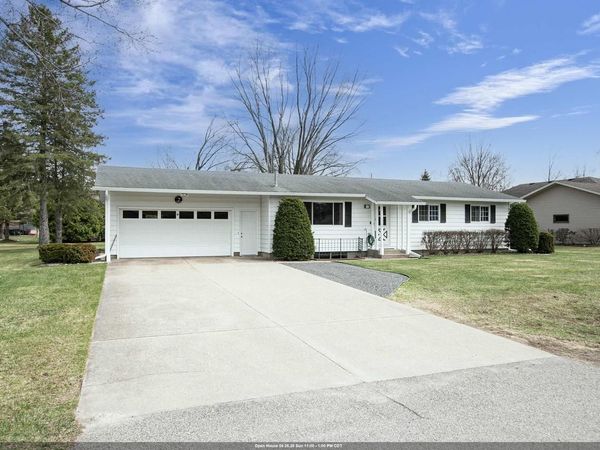 1900 JULIE LANE, Stevens Point, WI 54481