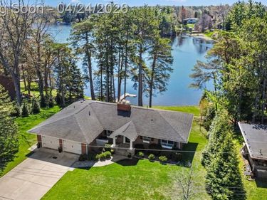 1085 Abseguami Trail, Orion Twp, MI 48362