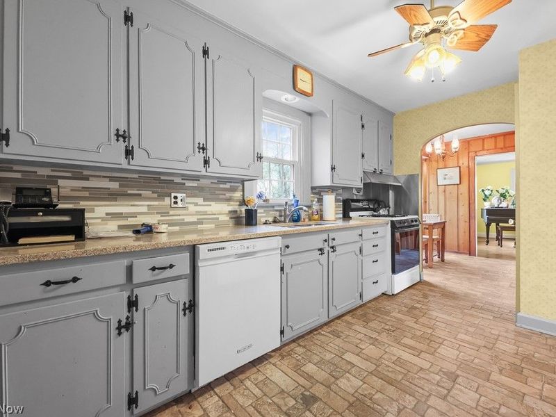 4328 S Union Avenue , Alliance, OH 44601 Photo 15