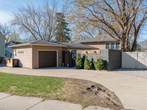 925 E Main Street , Mankato, MN 56001