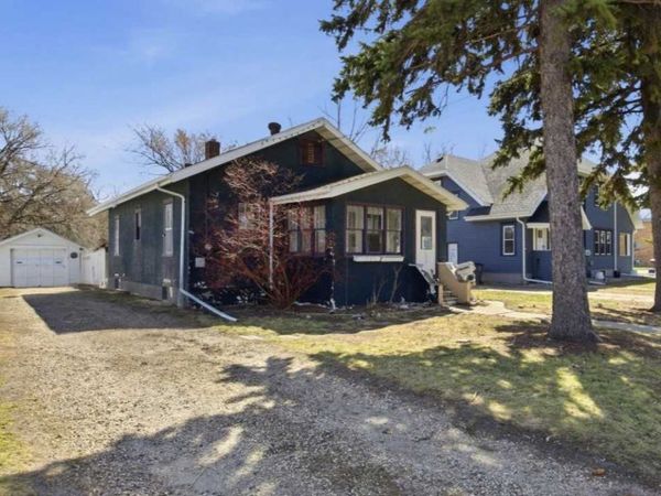 512 10th Street N, Moorhead, MN 56560