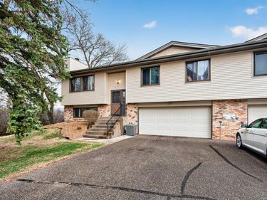 818 Sherwood Road, Shoreview, MN 55126