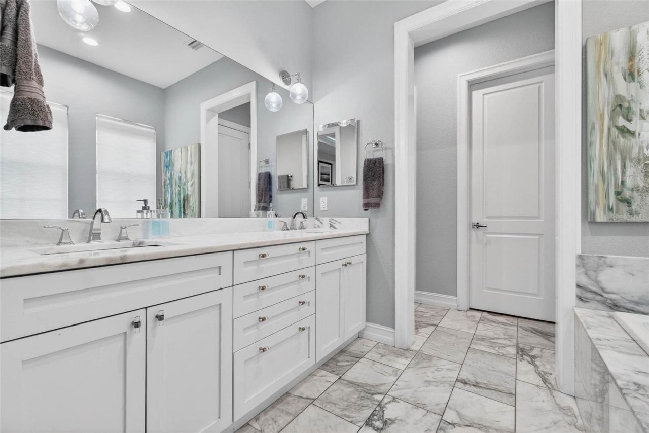 6054 Yeats Manor Drive, Tampa, FL 33616 Photo