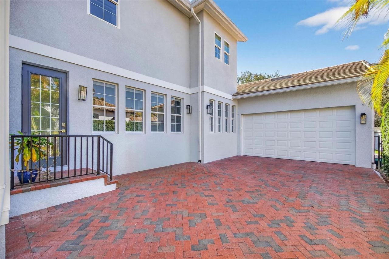 6054 Yeats Manor Drive, Tampa, FL 33616 Photo