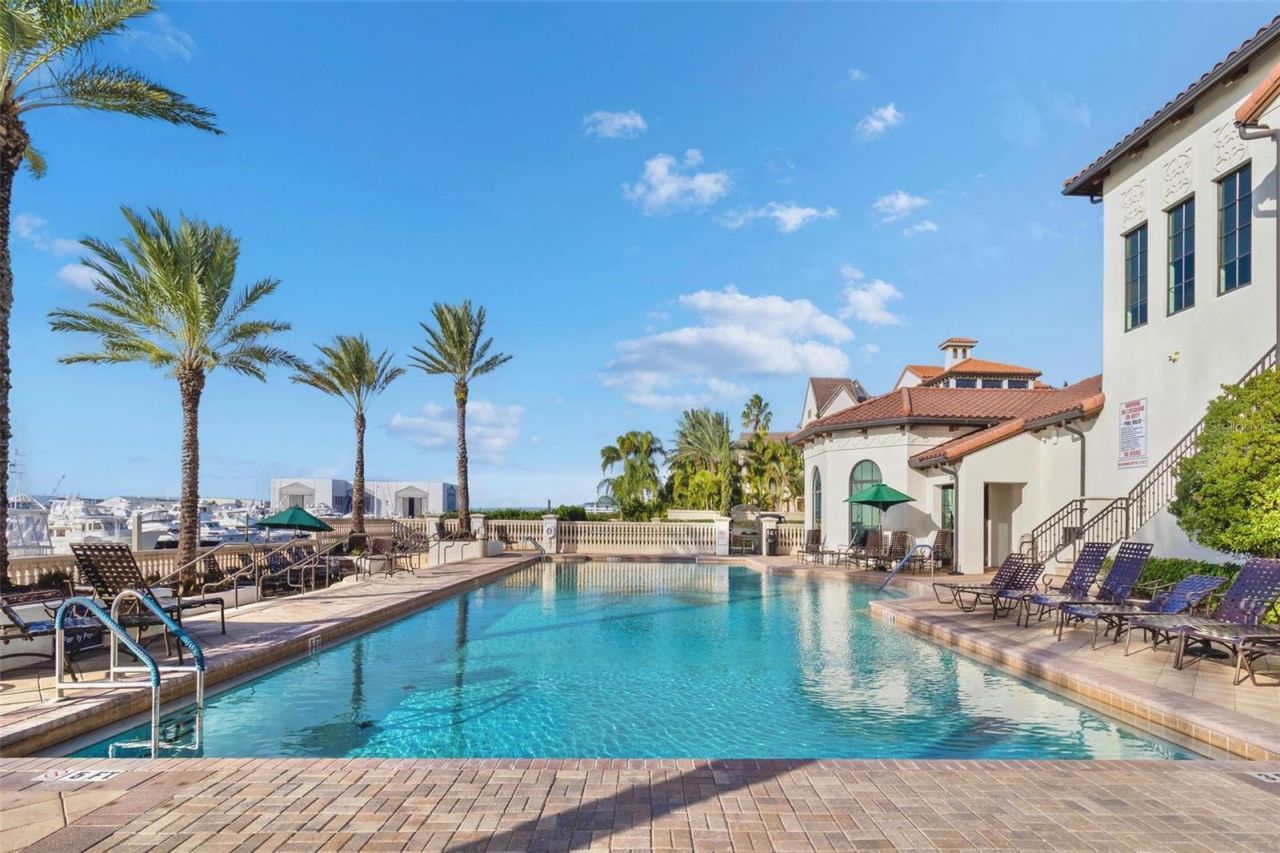 6054 Yeats Manor Drive, Tampa, FL 33616 Photo